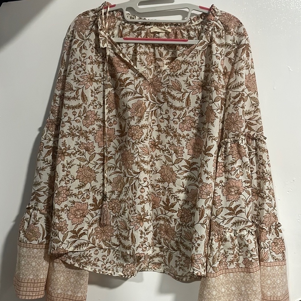 Fall gold long sleep blouse.
